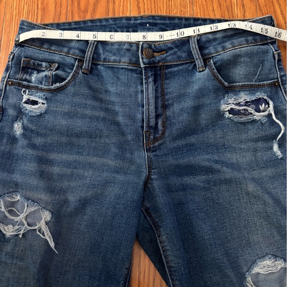 PAISLEY POCKETS * UNIQUE OLD NAVY DENIM DISTRESSED SHORTS * PATCHES * NO HOLES - Picture 5 of 11
